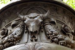 05-4 Cattle Skull On A Flagpole Outside New York City Public Library Main Branch.jpg